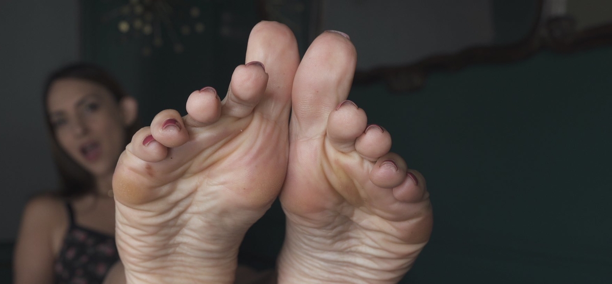 Stella Liberty's feet