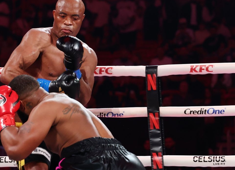 video review : Anderson Silva versus Tyron Woodley at Jake Versus Joshua video review : Anderson Silva versus Tyron Woodley at Jake Versus Joshua